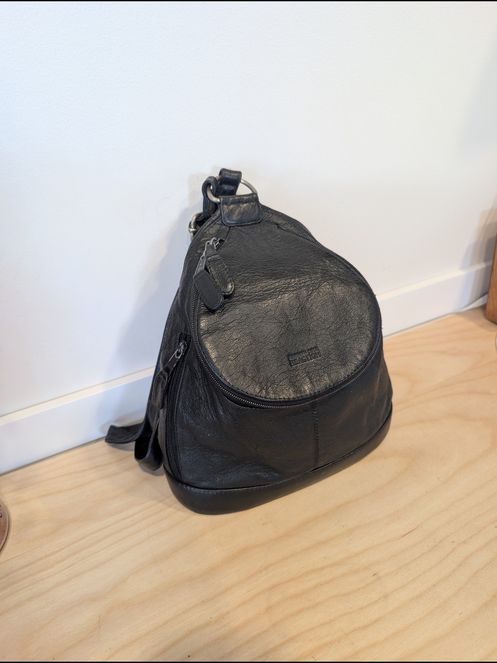 Kenneth Cole Vintage Black Leather Teardrop Backpack Purse - Picture 7 of 15